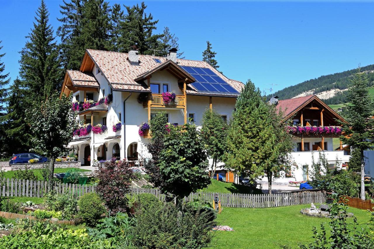 Apartments Lasteis La Villa  Exterior foto