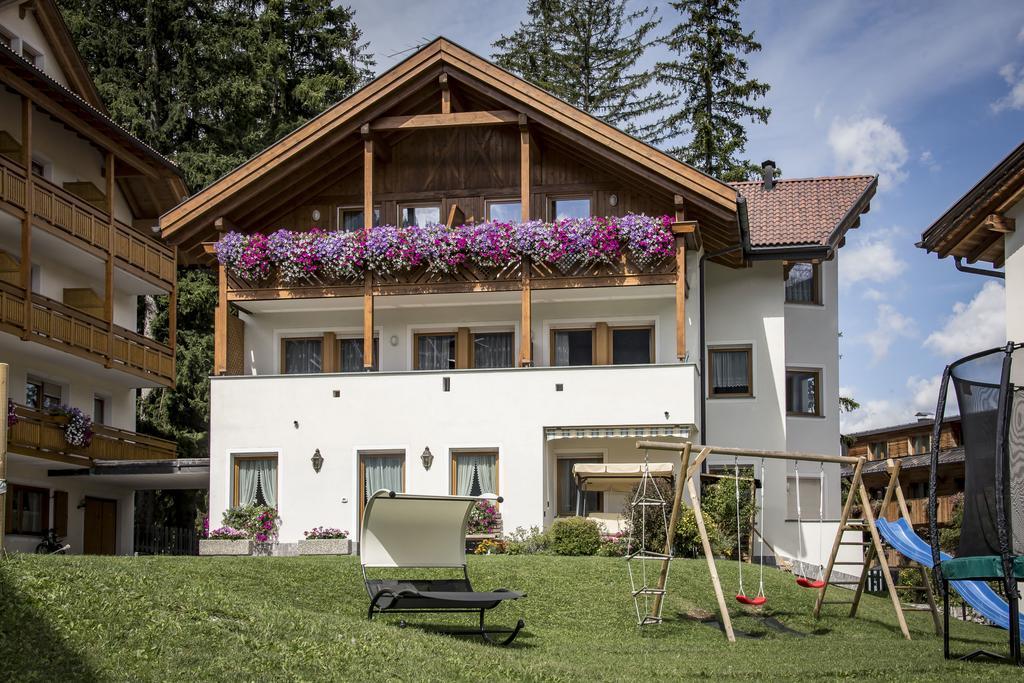 Apartments Lasteis La Villa  Cameră foto