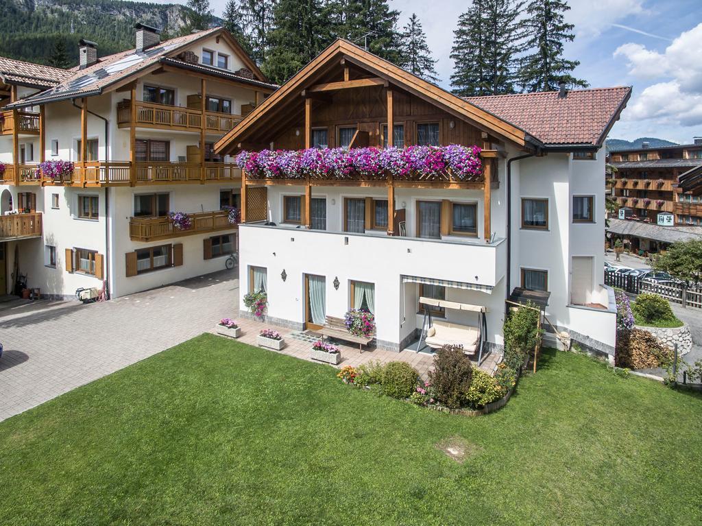 Apartments Lasteis La Villa  Exterior foto